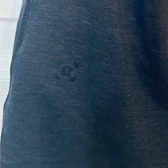 Lululemon Men’s 5 Year Basic Tee- Heathered Nautical Navy/Size Medium - Picture 4 of 6